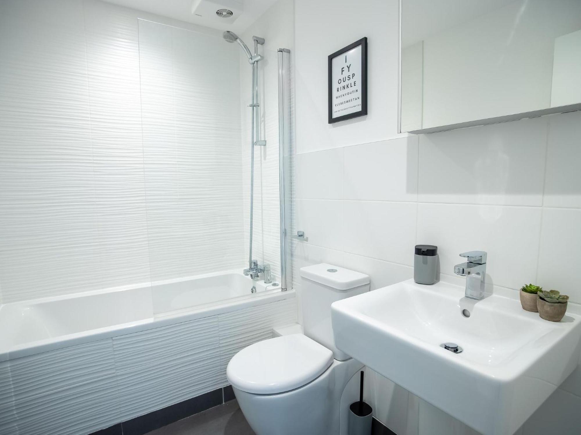 Pembroke House Apartments Exeter For Families Business Relocation Free Parking Exterior foto